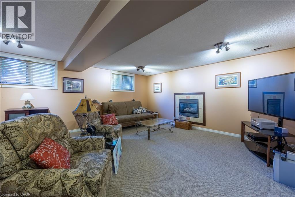 Photo 9 of 307 Dover Avenue, Port Dover ON