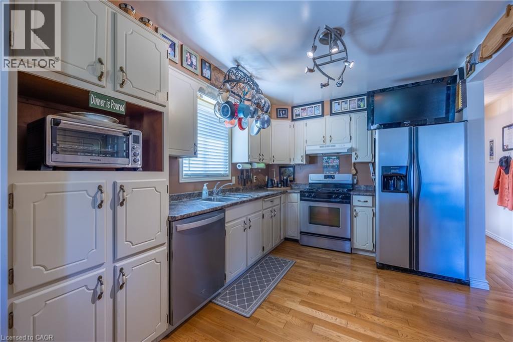 Photo 14 of 307 Dover Avenue, Port Dover ON
