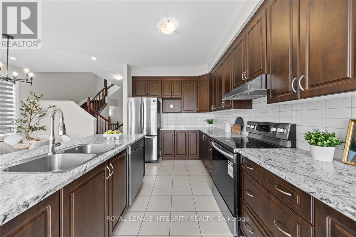 Photo 10 of 93 Aura Avenue, Ottawa ON