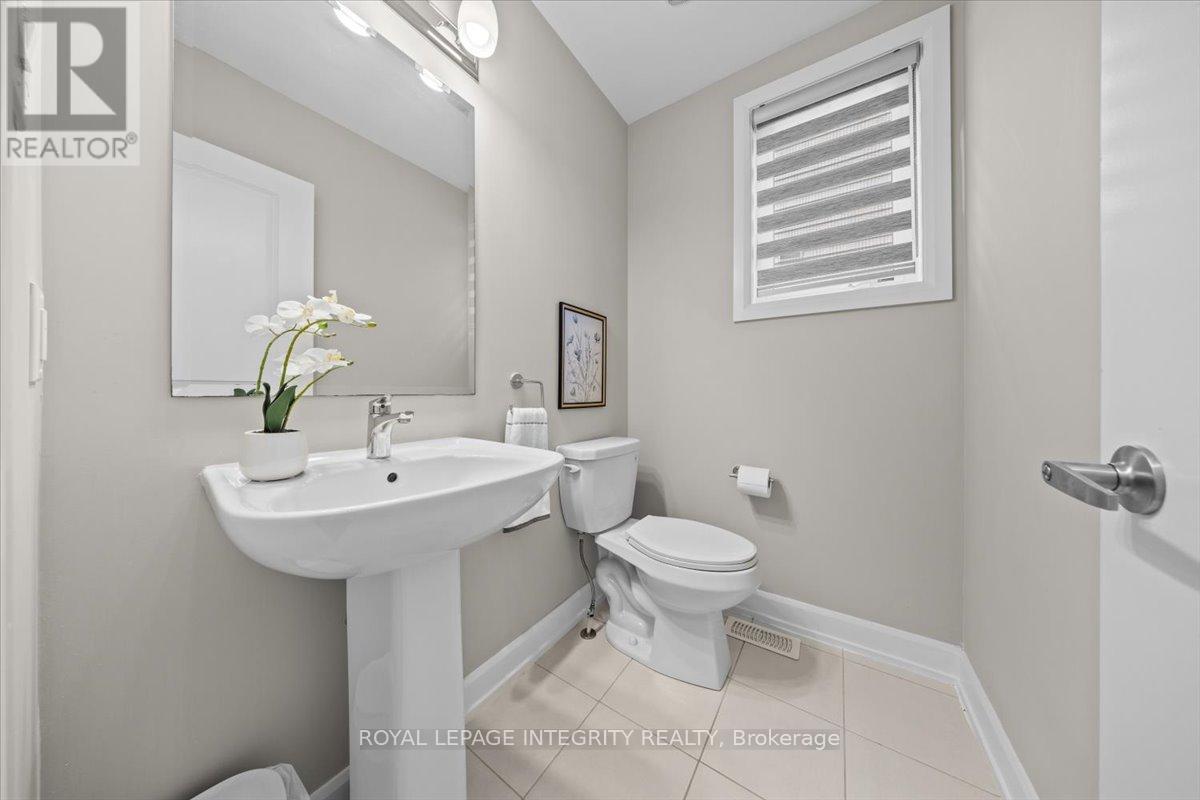 Photo 17 of 93 Aura Avenue, Ottawa ON