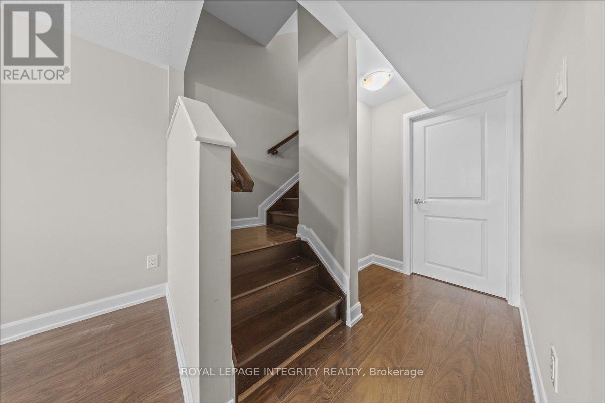 Photo 32 of 93 Aura Avenue, Ottawa ON