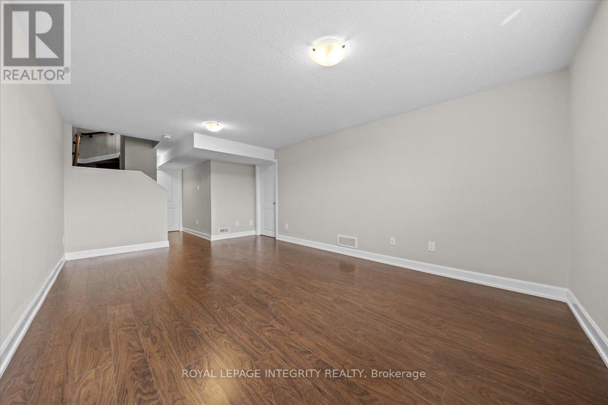 Photo 34 of 93 Aura Avenue, Ottawa ON