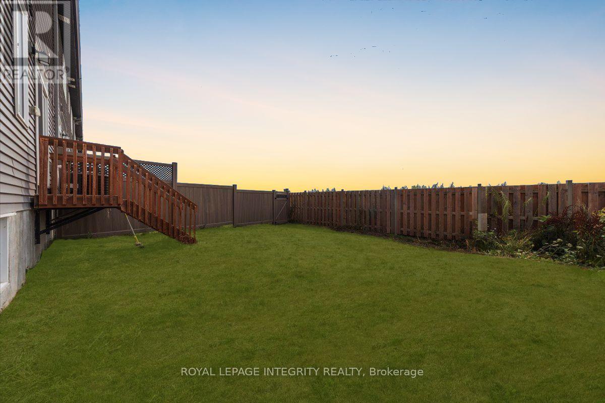 Photo 35 of 93 Aura Avenue, Ottawa ON