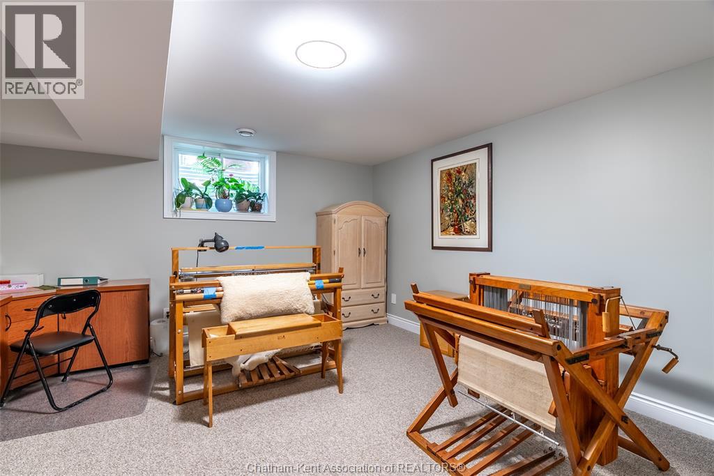 Photo 17 of 11 Champlain Court, Chatham ON