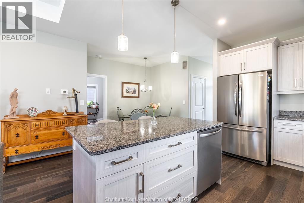 Photo 18 of 11 Champlain Court, Chatham ON