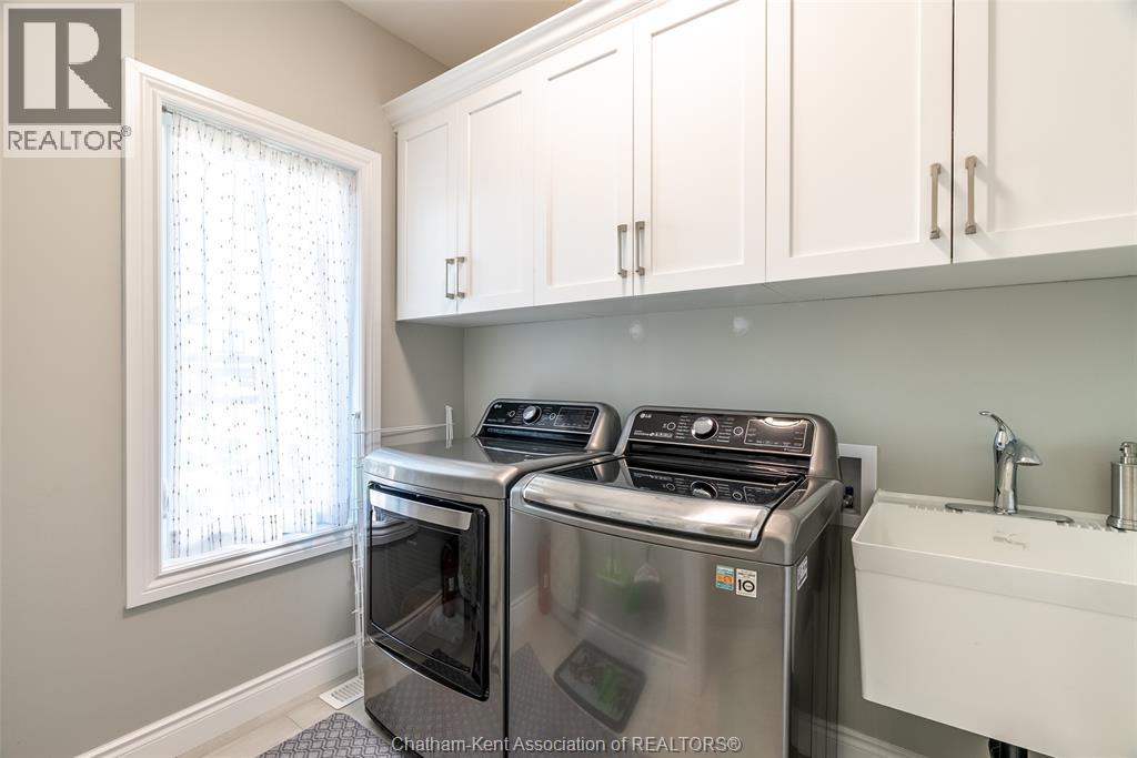 Photo 34 of 11 Champlain Court, Chatham ON