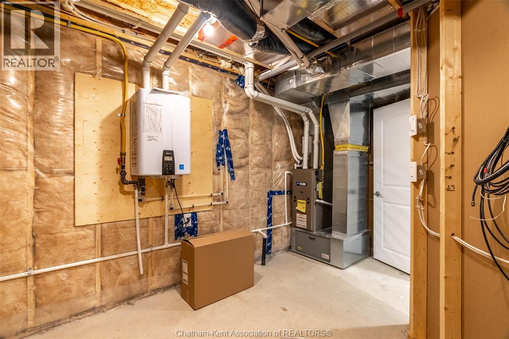 Photo 25 of 11 Champlain Court, Chatham ON