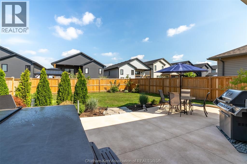 Photo 37 of 11 Champlain Court, Chatham ON