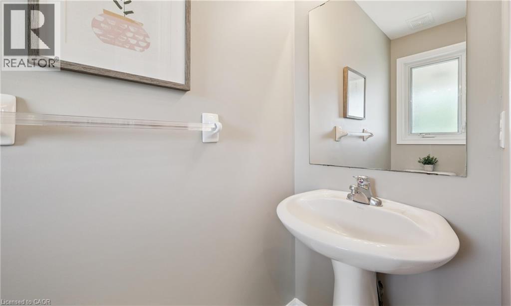 Photo 32 of 543 Victoria Road N, Guelph ON