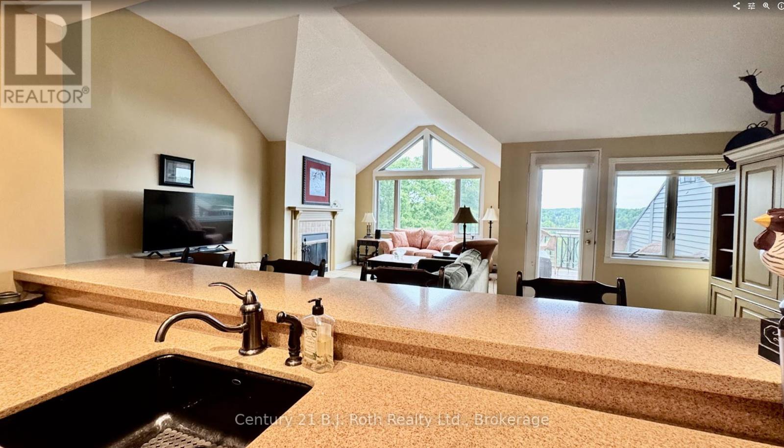 Photo 25 of 431 Grandview Hilltop Drive, Huntsville ON