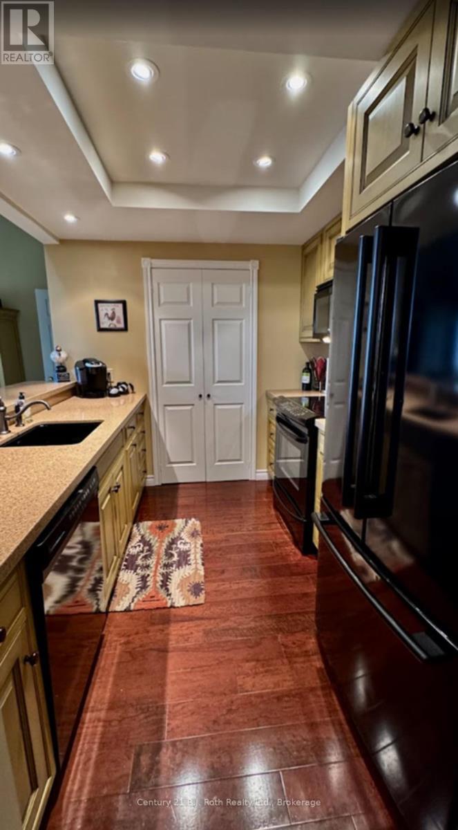 Photo 12 of 431 Grandview Hilltop Drive, Huntsville ON