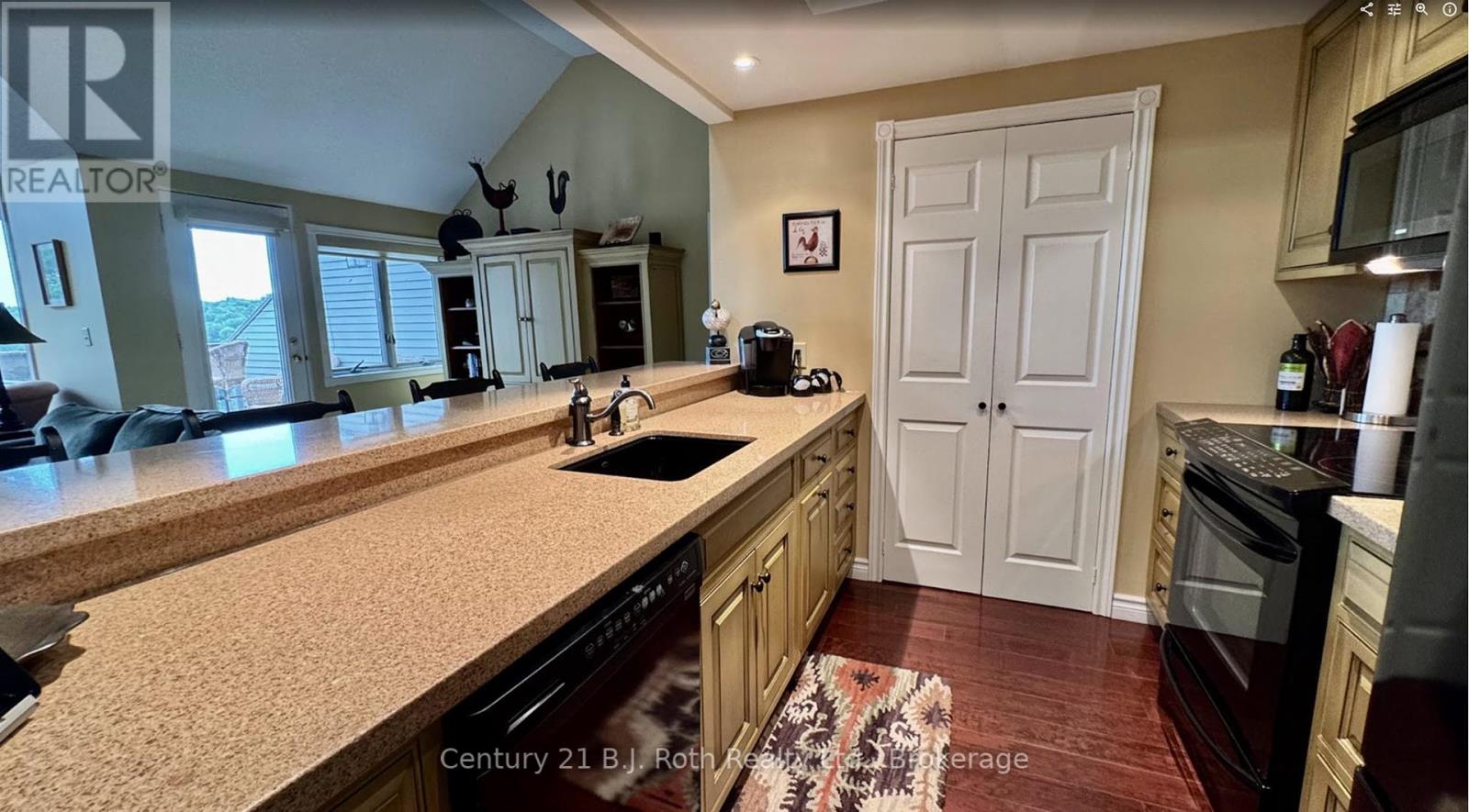 Photo 10 of 431 Grandview Hilltop Drive, Huntsville ON