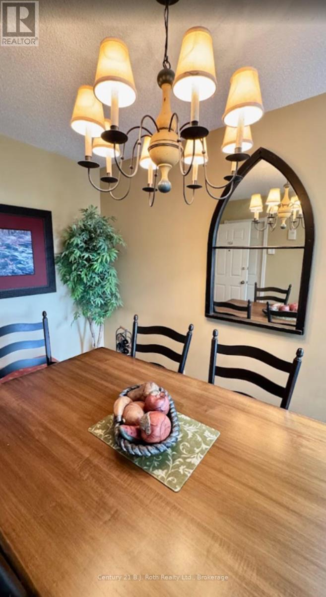 Photo 18 of 431 Grandview Hilltop Drive, Huntsville ON