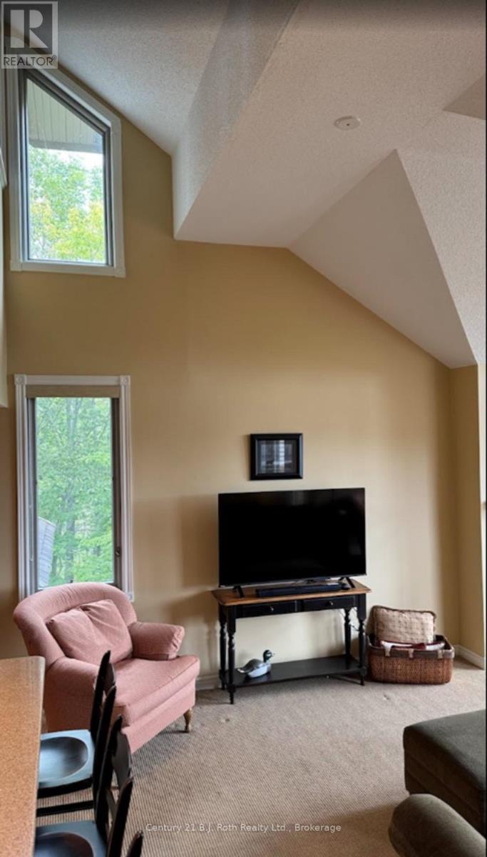 Photo 3 of 431 Grandview Hilltop Drive, Huntsville ON