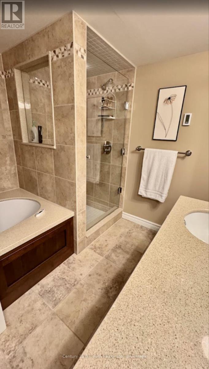 Photo 28 of 431 Grandview Hilltop Drive, Huntsville ON