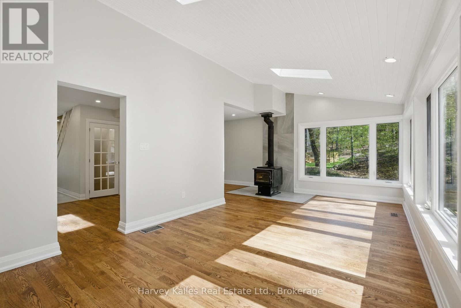 Photo 12 of 21 Todholm Drive, Muskoka Lakes ON