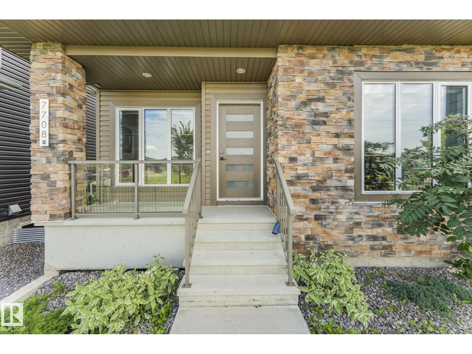 Photo 2 of 7708 Koruluk Ln Sw, Edmonton AB