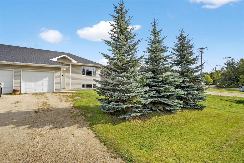 Photo 1 of 313 Neufeld Drive, Mitchell MB
