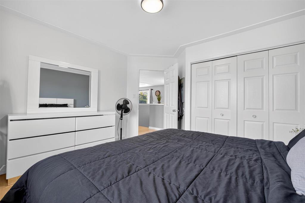 Photo 16 of 313 Neufeld Drive, Mitchell MB