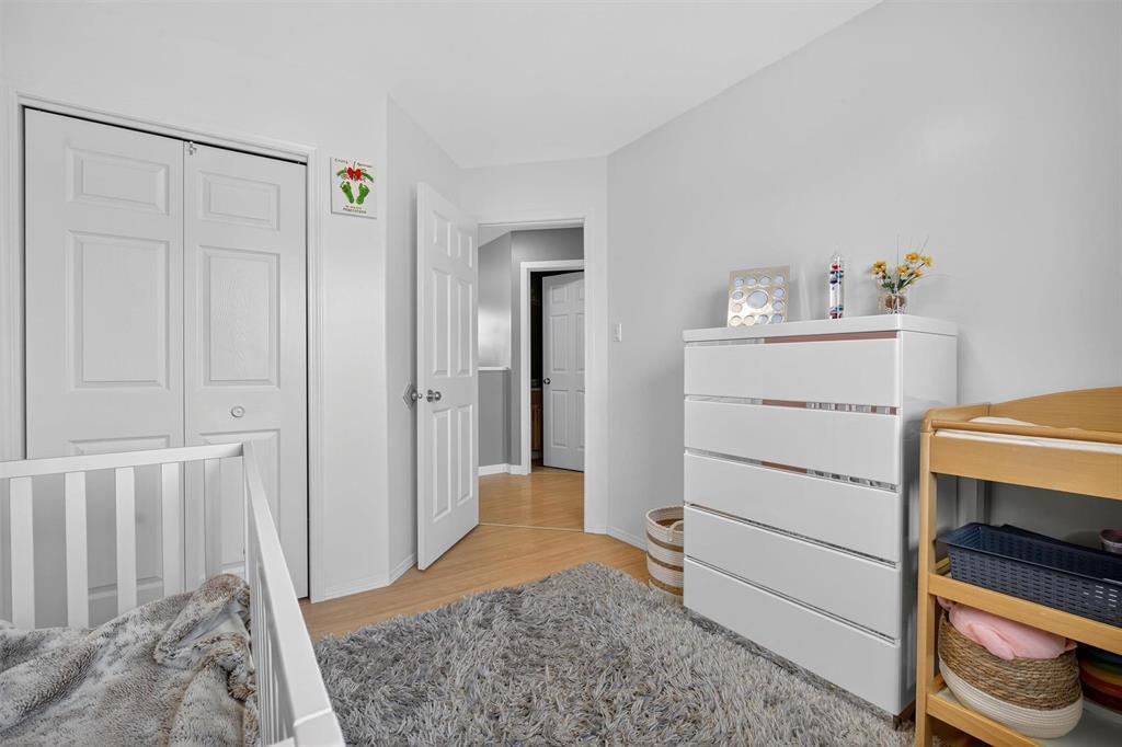 Photo 18 of 313 Neufeld Drive, Mitchell MB