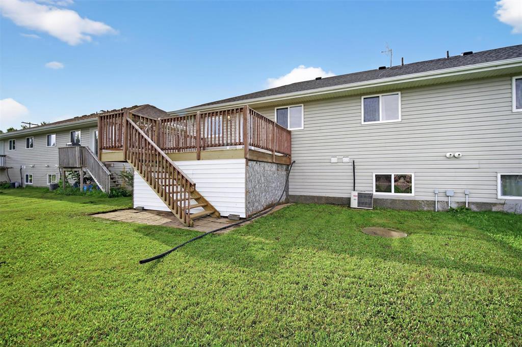Photo 31 of 313 Neufeld Drive, Mitchell MB