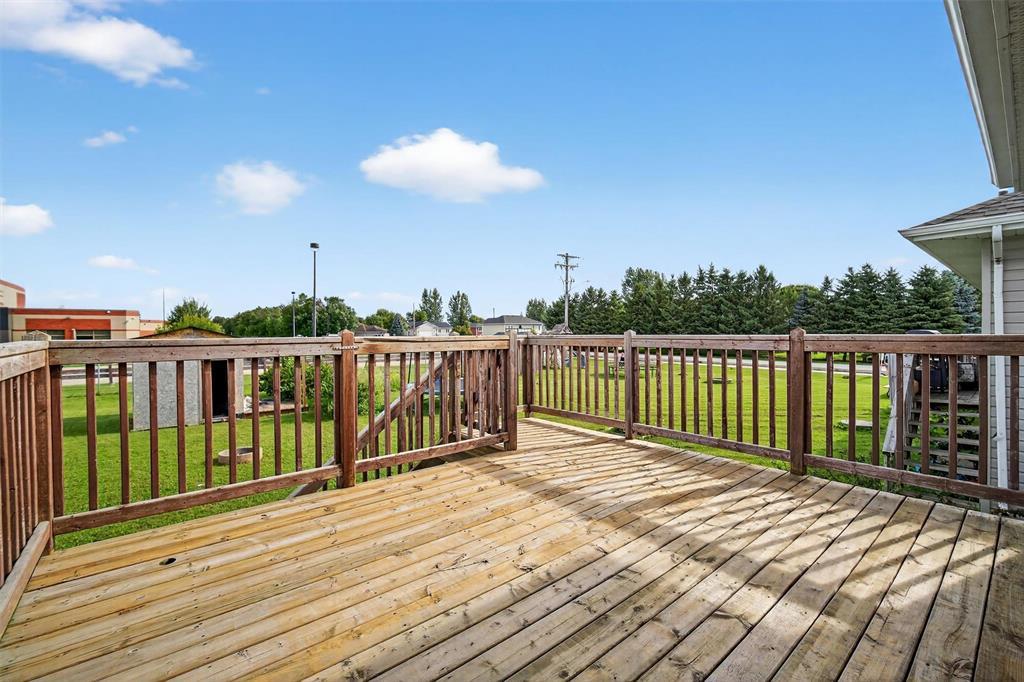 Photo 33 of 313 Neufeld Drive, Mitchell MB