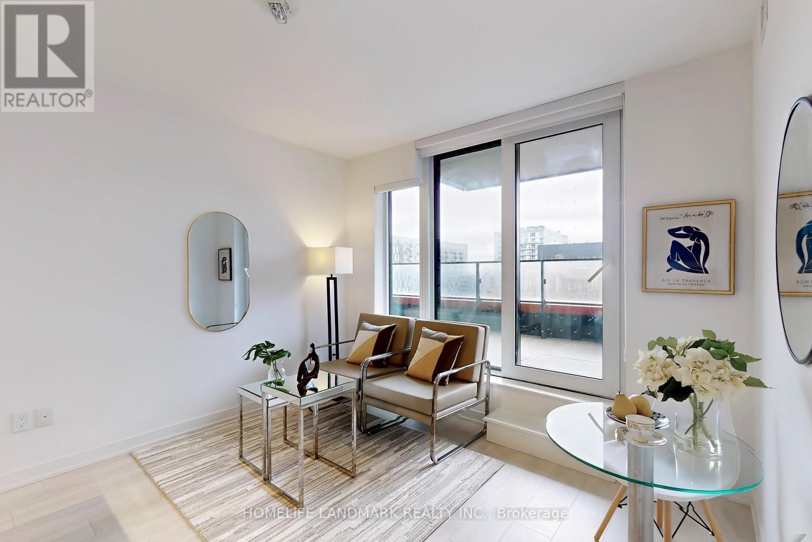 Photo 11 of 717 8 Tippett Road, Toronto ON