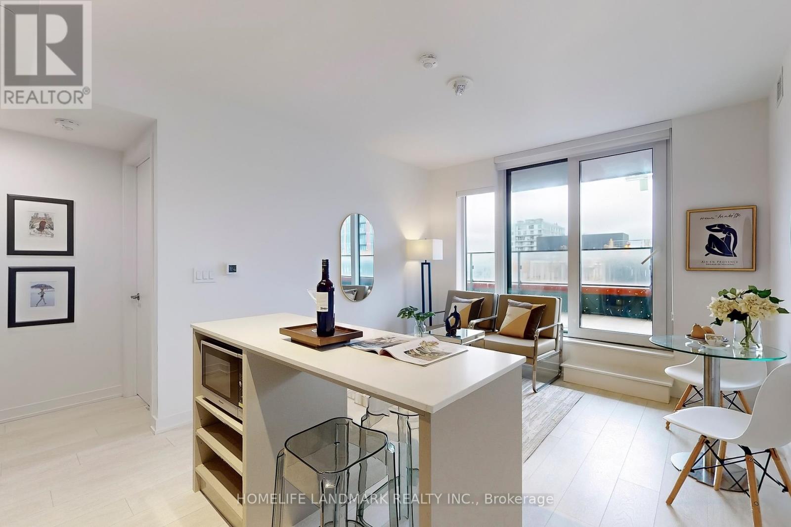 Photo 20 of 717 8 Tippett Road, Toronto ON