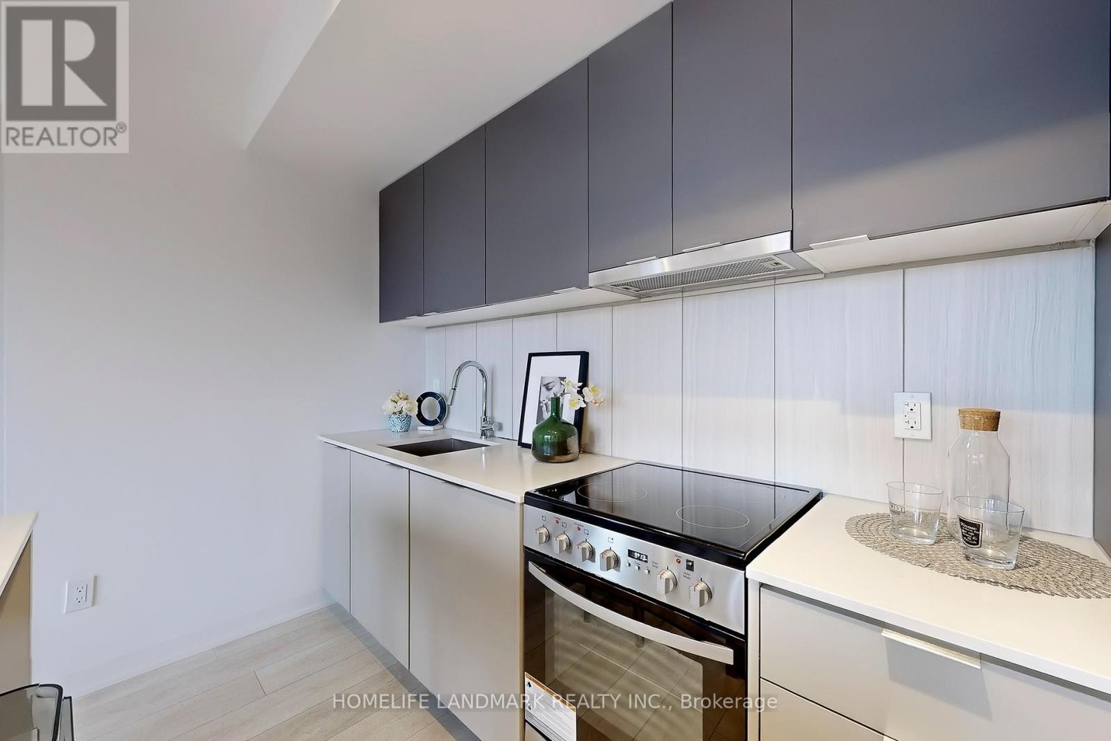 Photo 1 of 717 8 Tippett Road, Toronto ON