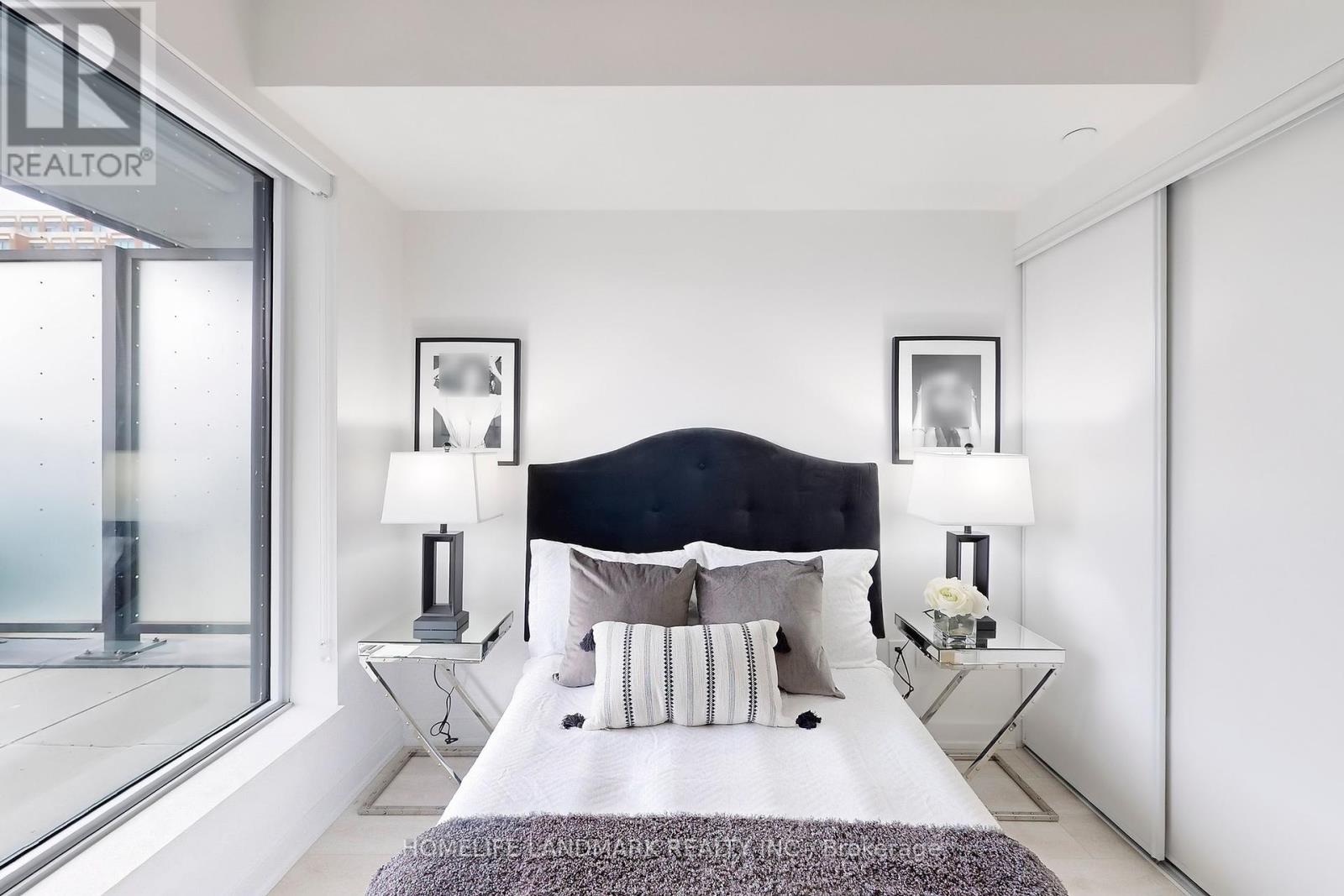 Photo 22 of 717 8 Tippett Road, Toronto ON