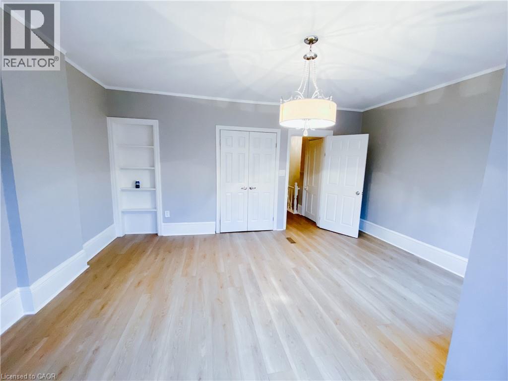 Photo 17 of 458 King William Street, Hamilton ON