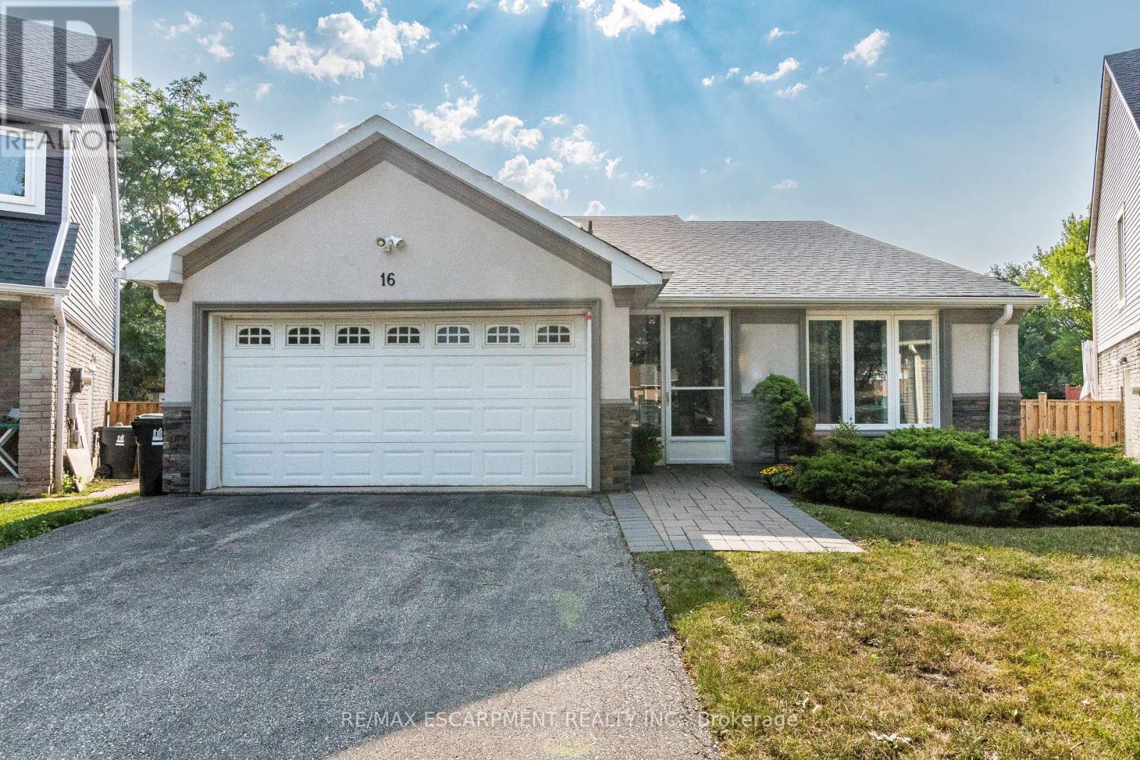 Photo 1 of 16 Ackrow Court, Toronto ON