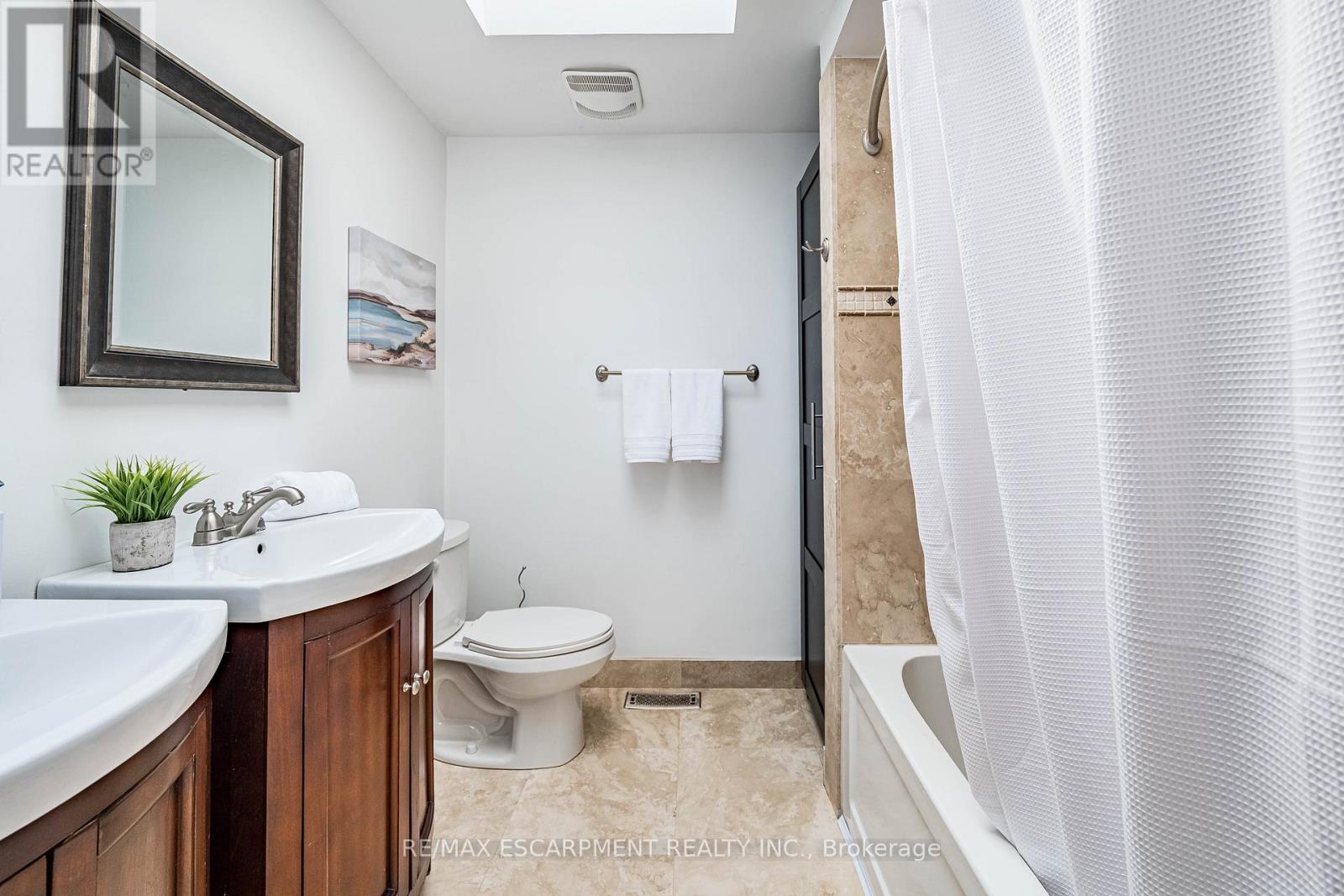 Photo 37 of 16 Ackrow Court, Toronto ON