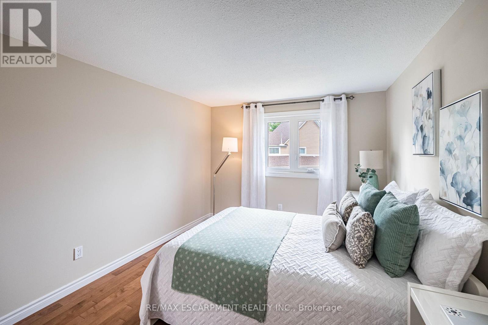 Photo 35 of 16 Ackrow Court, Toronto ON