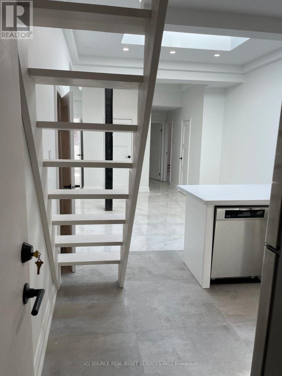 Photo 10 of 3 754 Queen Street E, Toronto ON