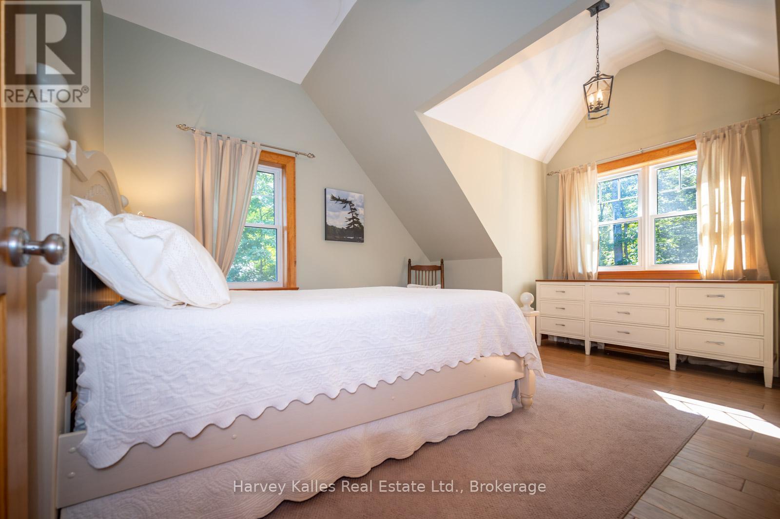 Photo 28 of 1045 Lakeshore Drive, Gravenhurst ON