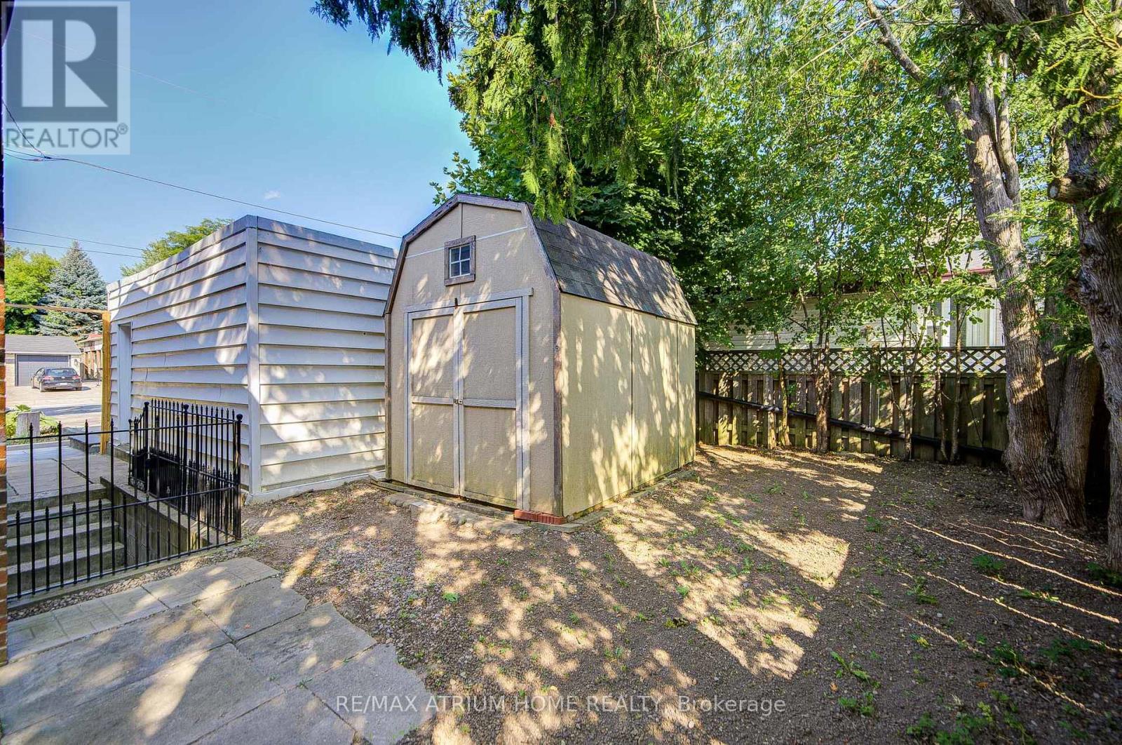 Photo 48 of 29 Starlight Crescent, Richmond Hill ON