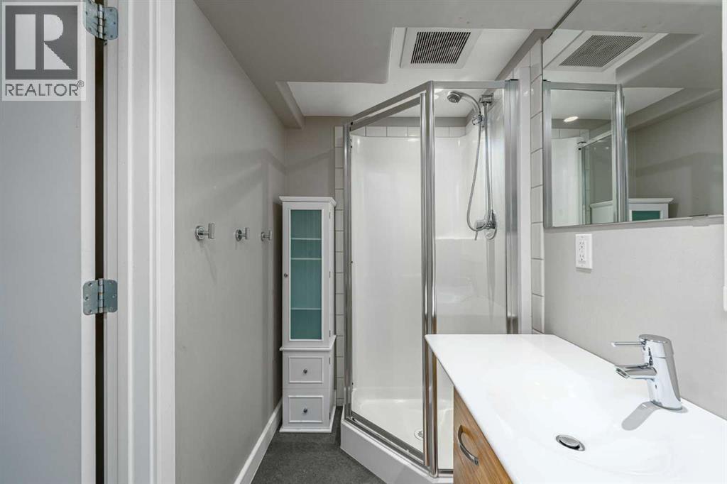 Single Family House 5 Level for Sale in   Avenue NW St Andrews Heights Calgary 