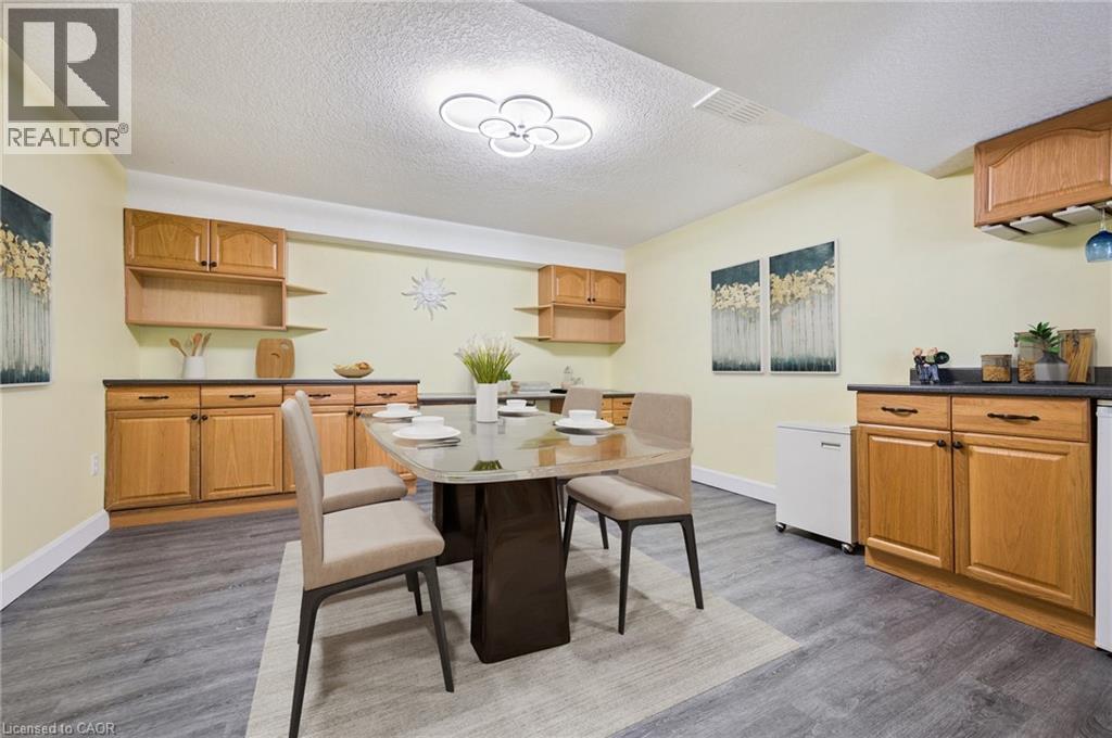 Photo 31 of 900 Doon Village Road Unit 4, Kitchener ON