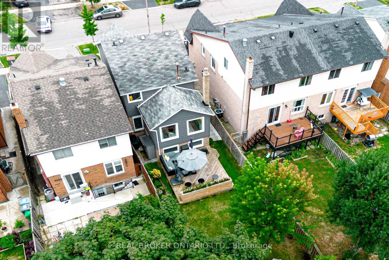 Photo 37 of 393 Hansen Rd North Road, Brampton ON