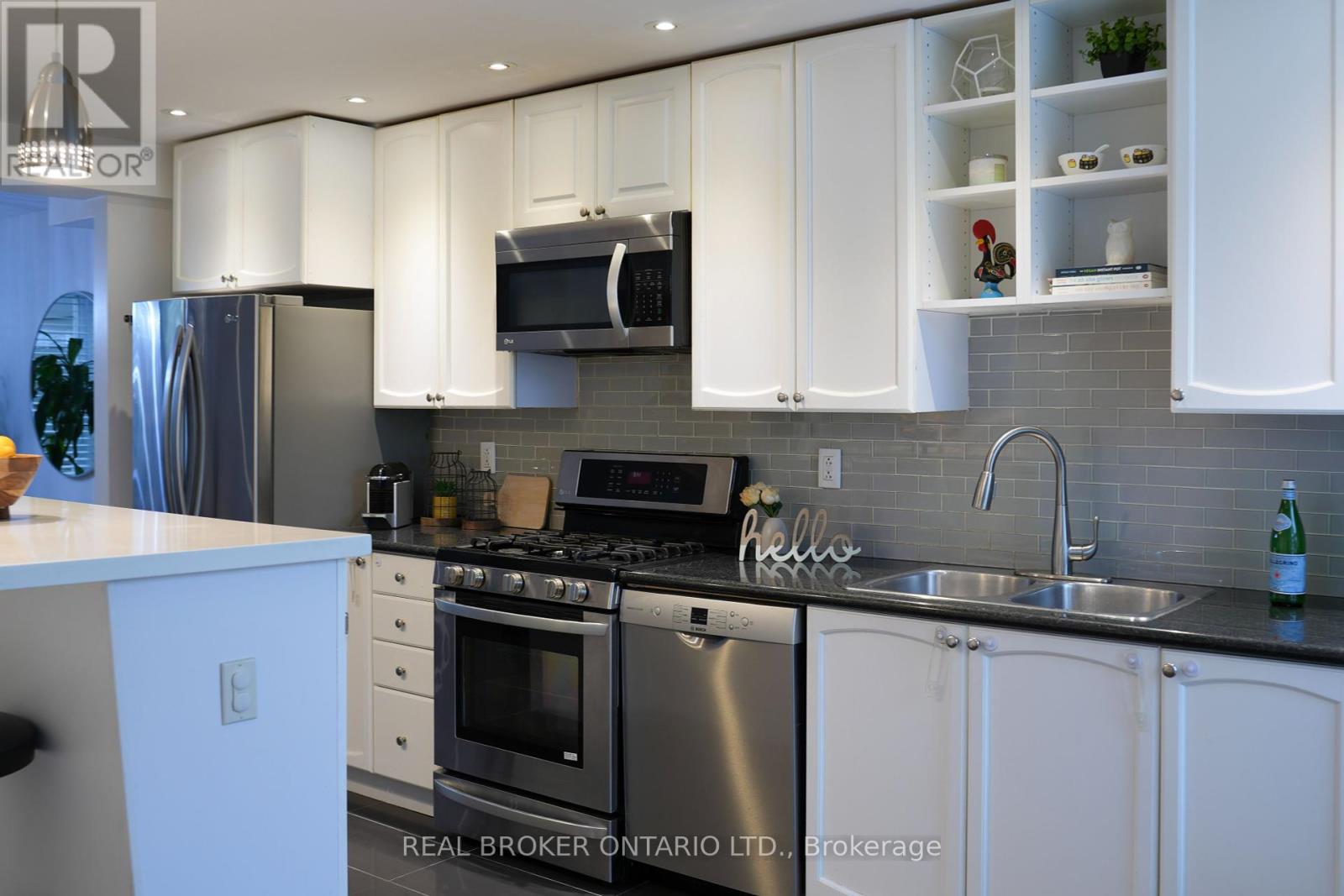 Photo 6 of 393 Hansen Rd North Road, Brampton ON