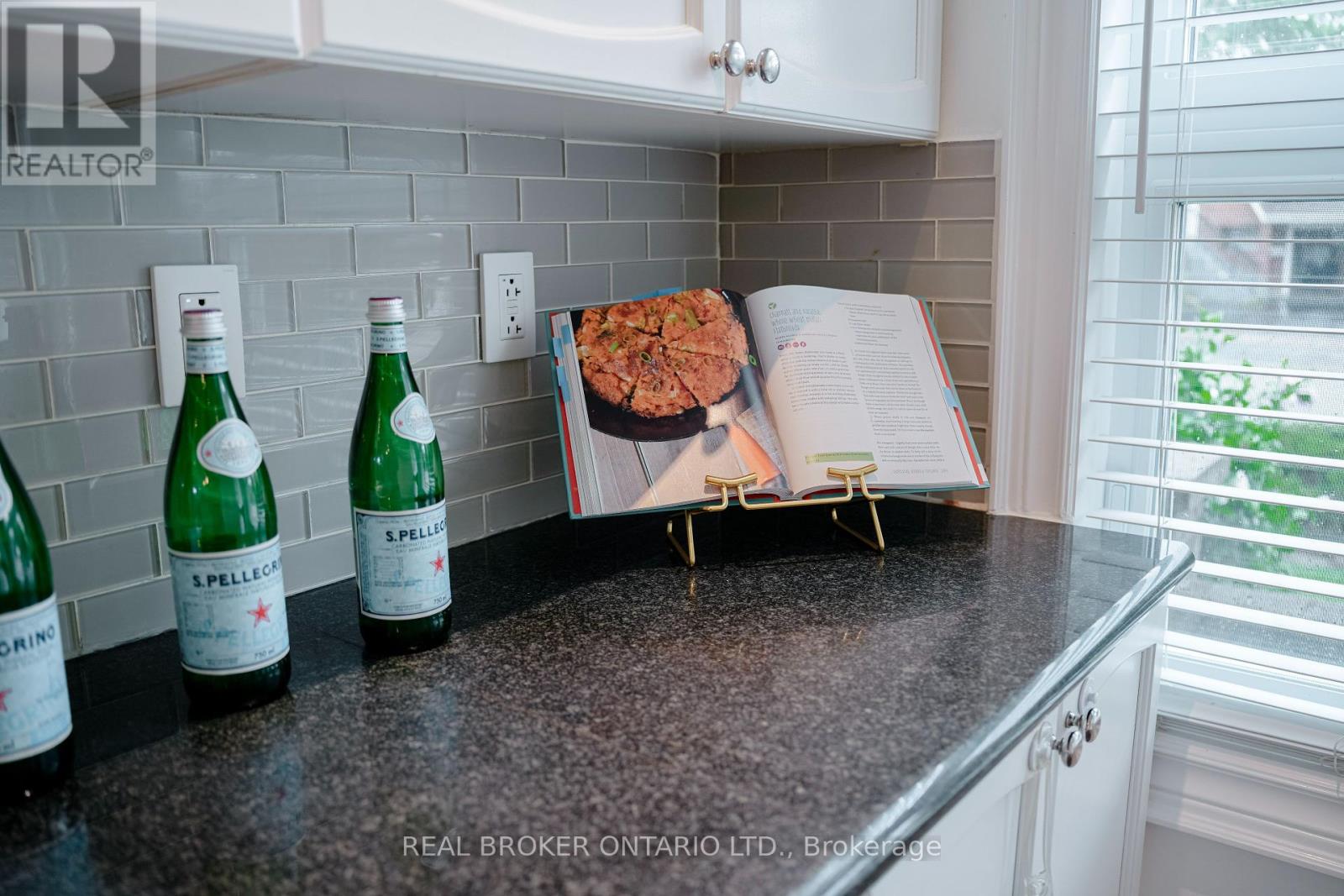 Photo 7 of 393 Hansen Rd North Road, Brampton ON