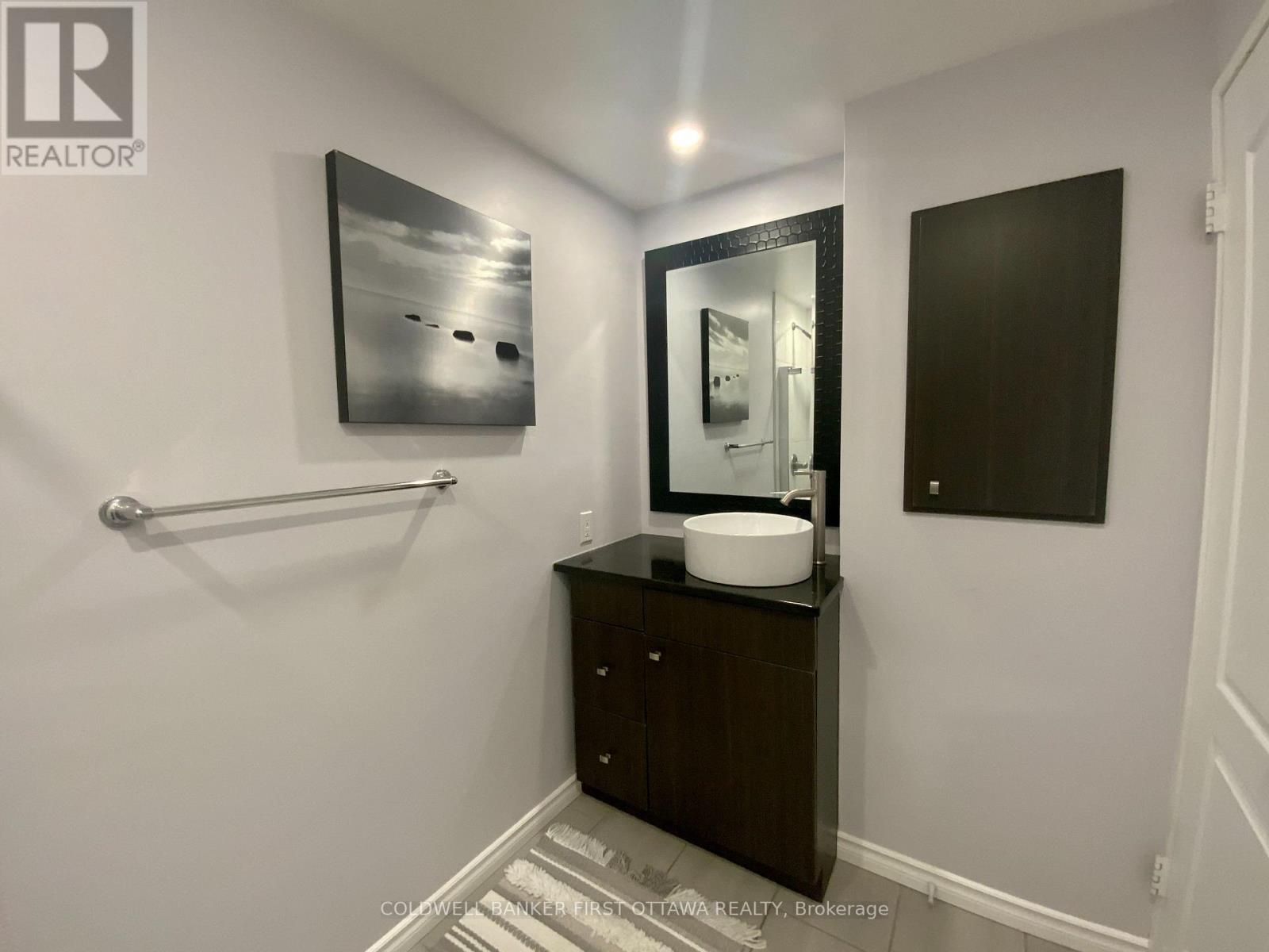 Photo 17 of 506 556 Laurier Avenue W, Ottawa ON