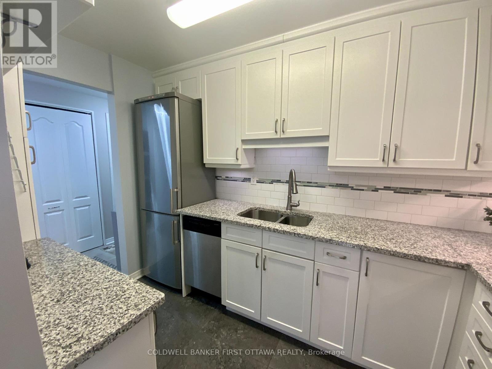 Photo 11 of 506 556 Laurier Avenue W, Ottawa ON
