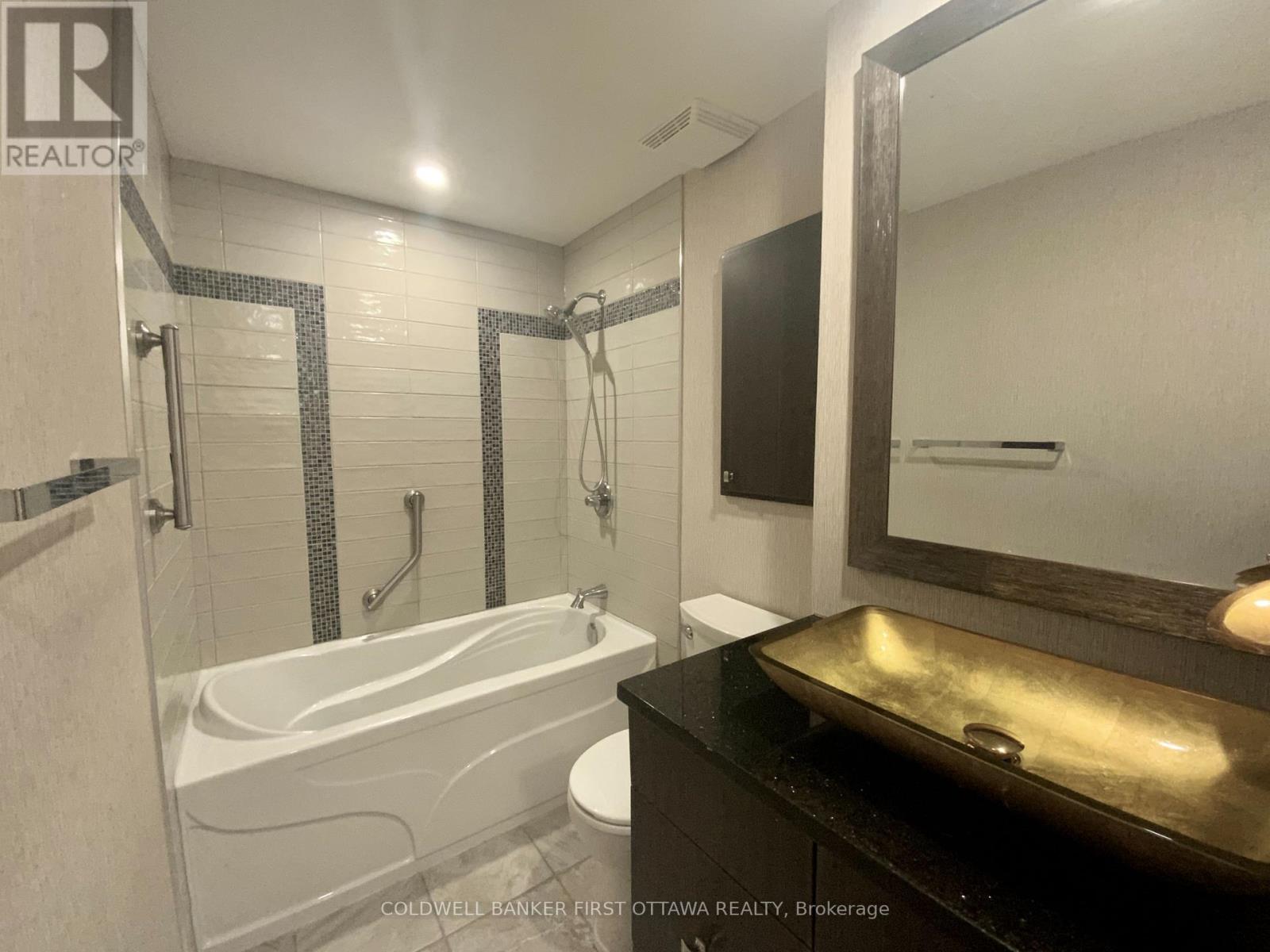Photo 16 of 506 556 Laurier Avenue W, Ottawa ON