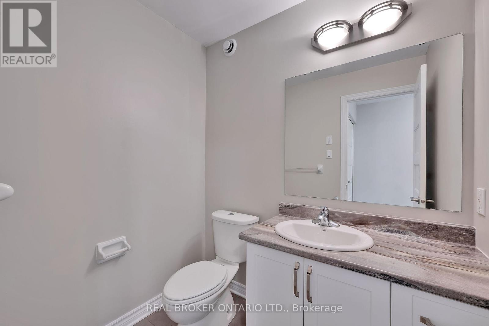 Photo 8 of 12 Abbey Crescent, Russell ON