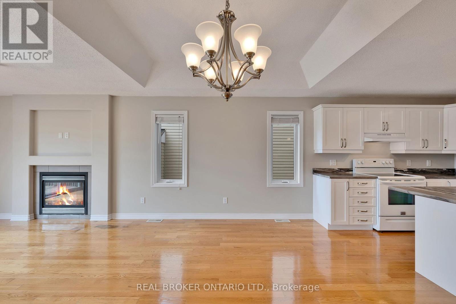 Photo 1 of 12 Abbey Crescent, Russell ON