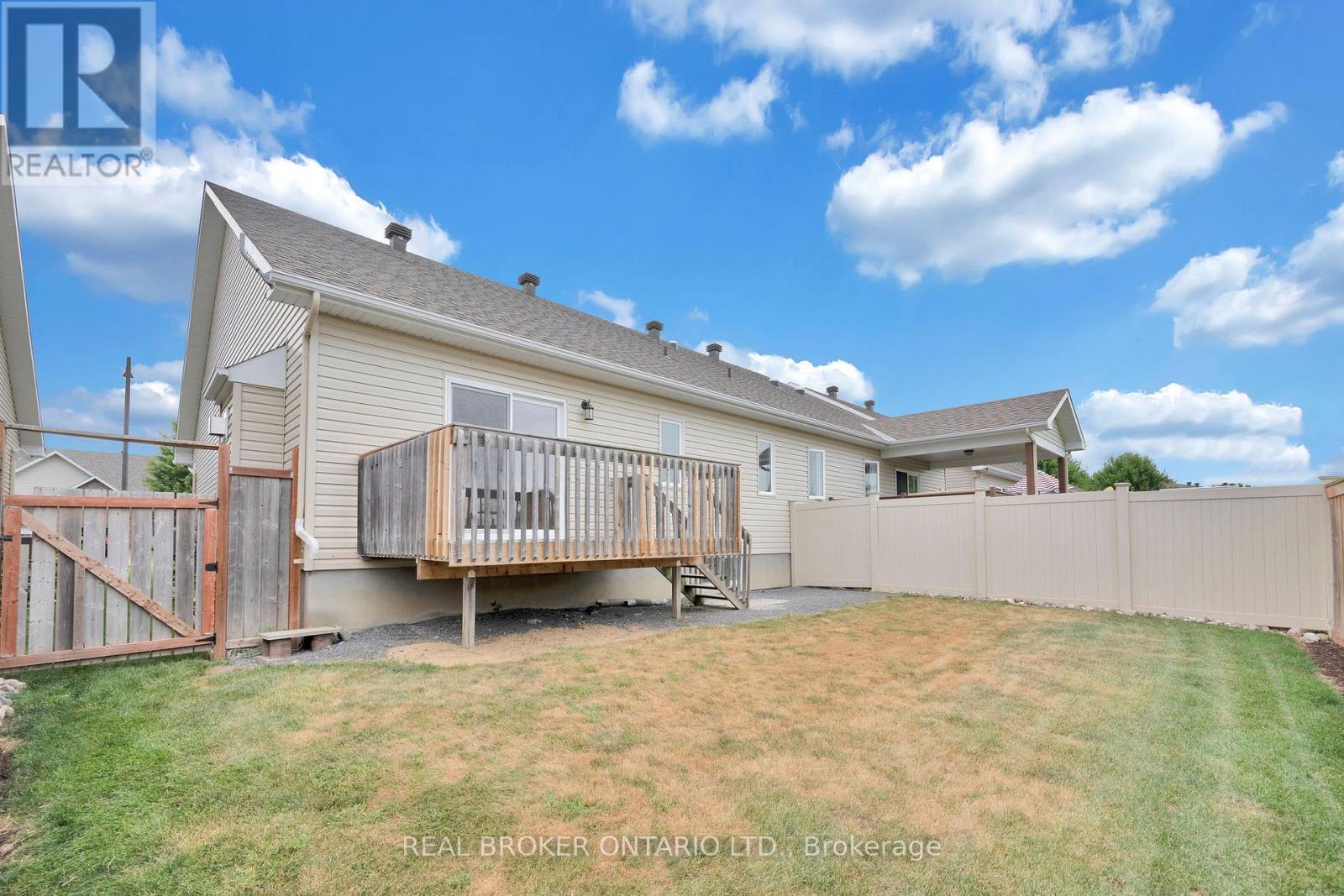 Photo 17 of 12 Abbey Crescent, Russell ON