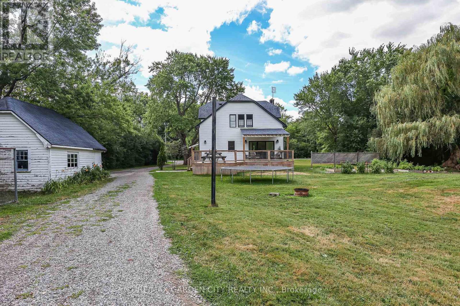 Photo 30 of 1858 Townline Road, Fort Erie ON