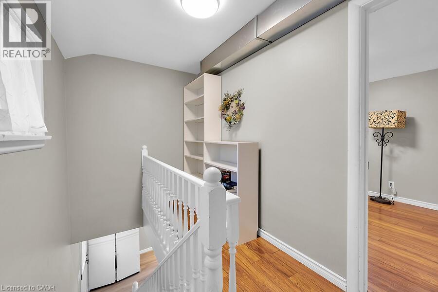 Photo 41 of 23 Mountain Street, Grimsby ON